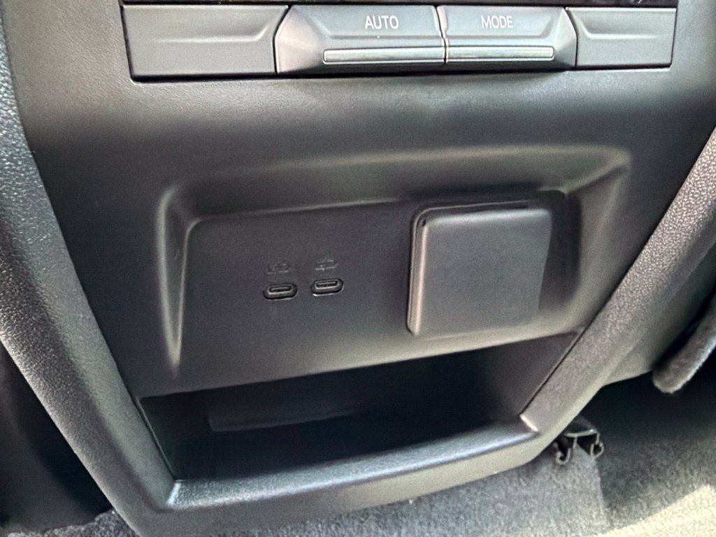 Used 2026 GMC Acadia Elevation w/ Elevation Premium Package FWD image 33