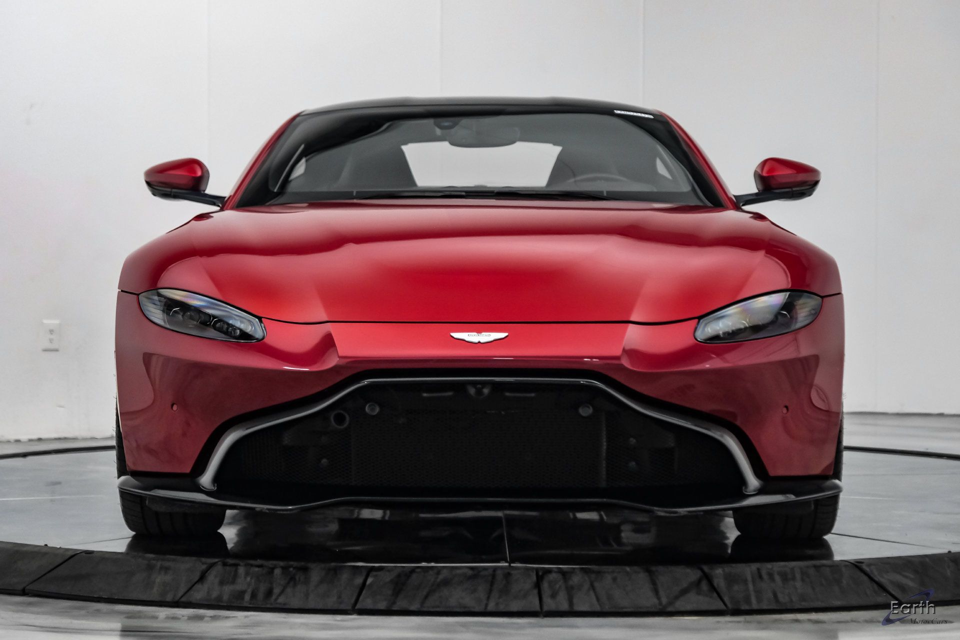 Used 2019 Aston Martin V8 Vantage Coupe RWD image 34
