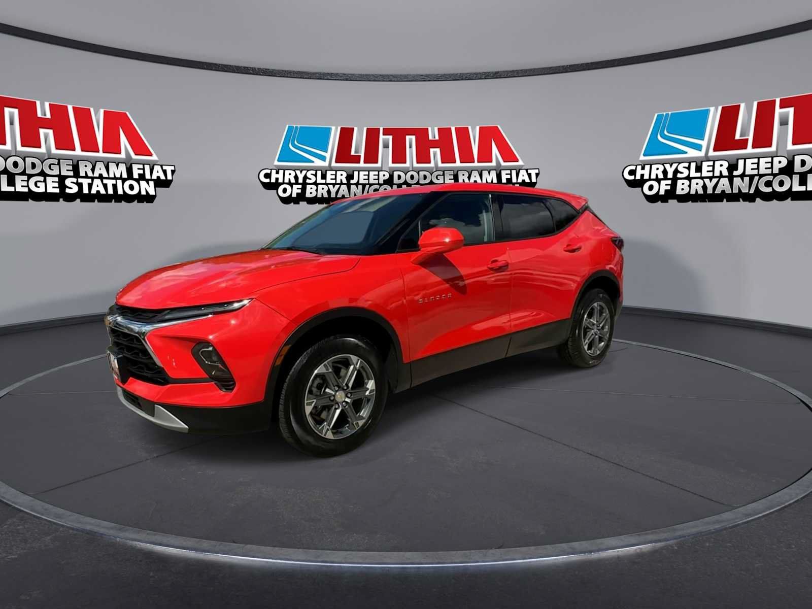 Used 2025 Chevrolet Blazer LT FWD image 4