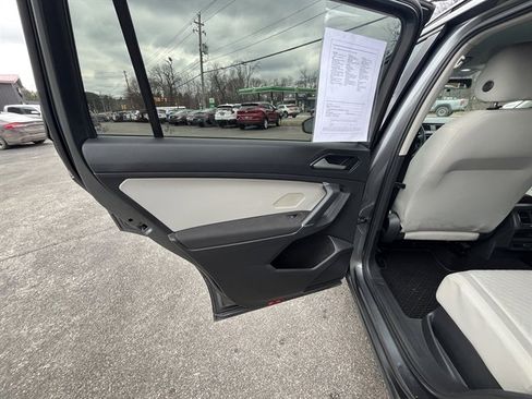 Used 2018 Volkswagen Tiguan S image 28