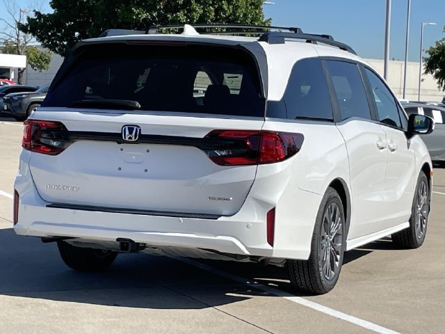 New 2027 Honda Odyssey Touring image 4