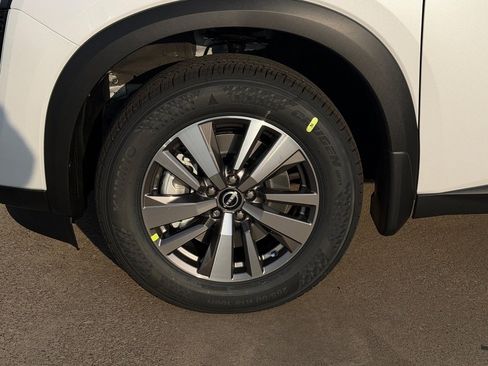 New 2026 Nissan Pathfinder SL image 21