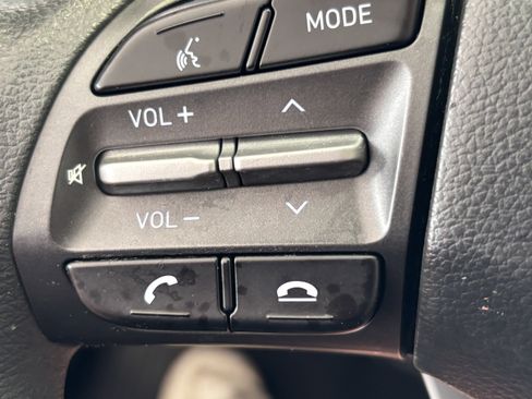 Used 2020 Hyundai Kona SE FWD image 11