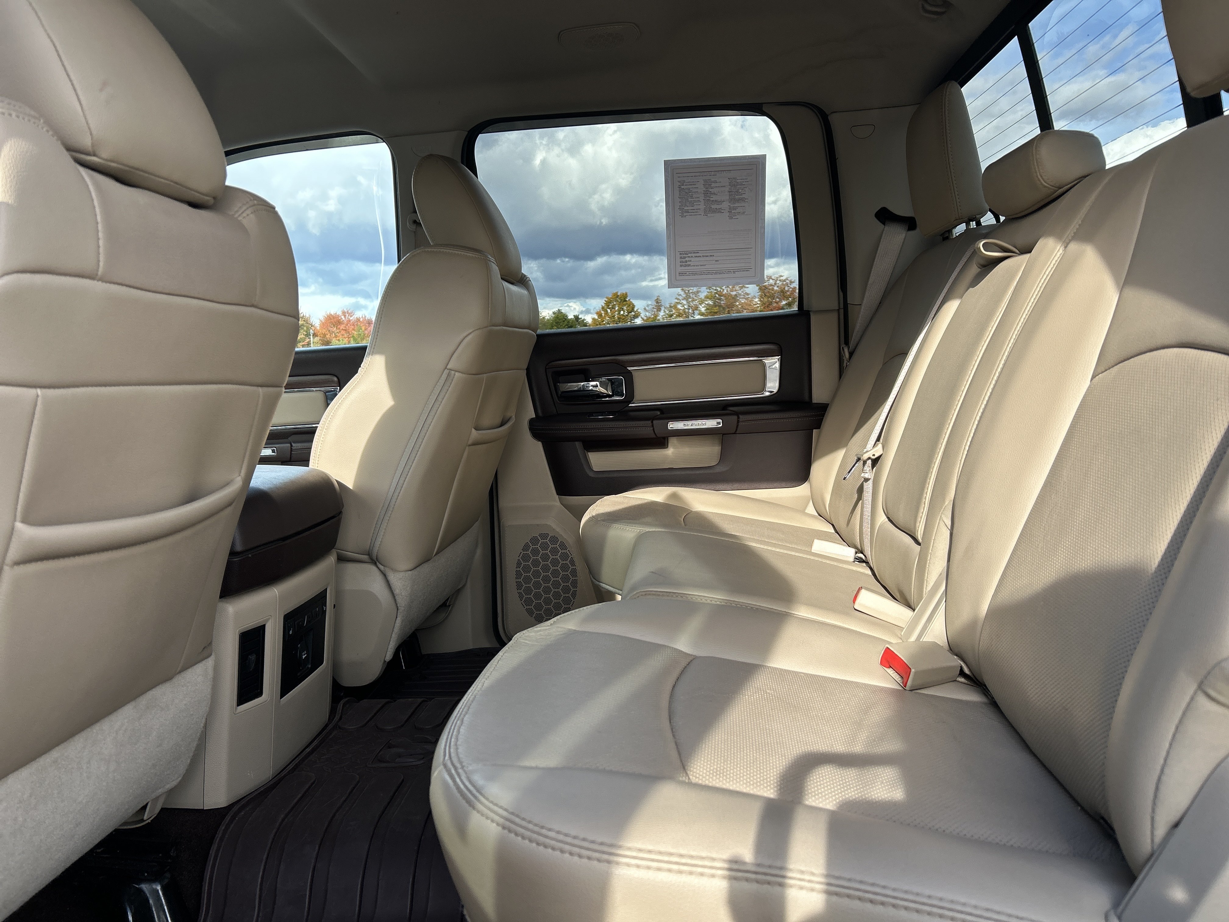 Used 2015 RAM 1500 Laramie w/ Convenience Group AWD/4WD image 20