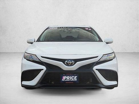 Used 2023 Toyota Camry SE w/ Audio Upgrade Package FWD image 2