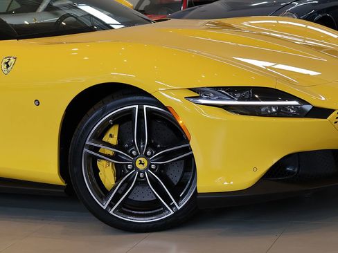 Certified 2025 Ferrari Roma Spider RWD image 8