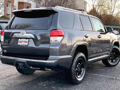 Used 2012 Toyota 4Runner SR5 w/ Convenience Pkg image 12