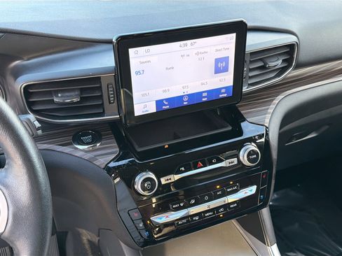 Used 2023 Ford Explorer Limited w/ Equipment Group 301A image 28