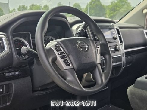 Used 2017 Nissan Titan SV AWD/4WD image 10