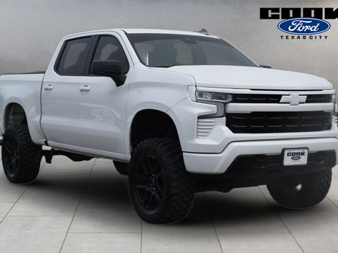 Used 2022 Chevrolet Silverado 1500 Custom RWD image 2