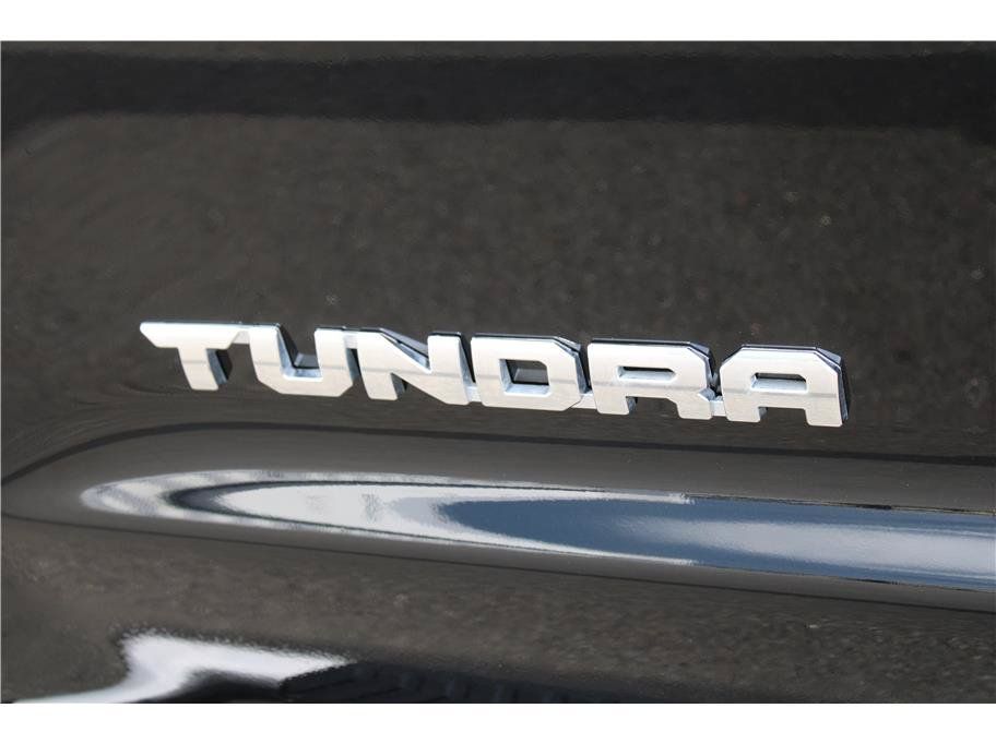 Used 2018 Toyota Tundra SR5 w/ SR5 Upgrade Package AWD/4WD image 34
