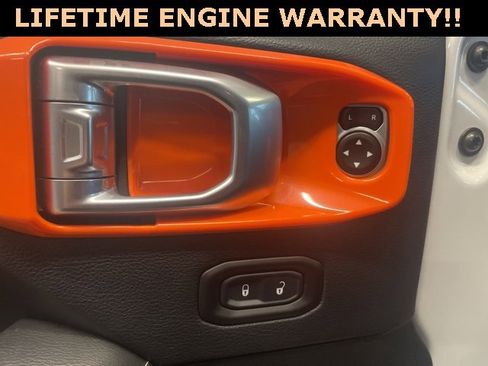 Used 2018 Jeep Wrangler Unlimited Sahara image 12