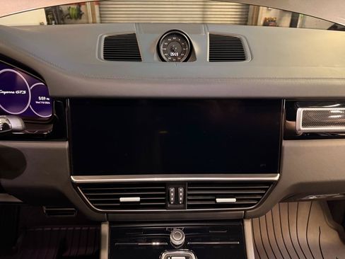Used 2022 Porsche Cayenne GTS AWD/4WD image 19