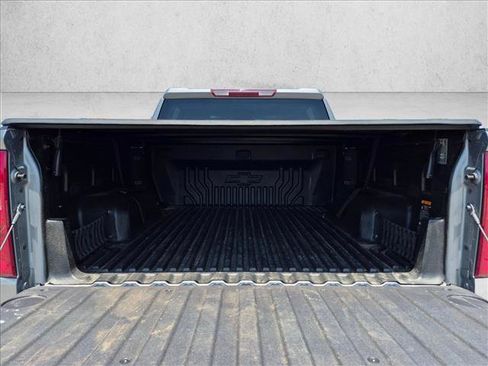 Used 2023 Chevrolet Silverado 1500 LT AWD/4WD image 6