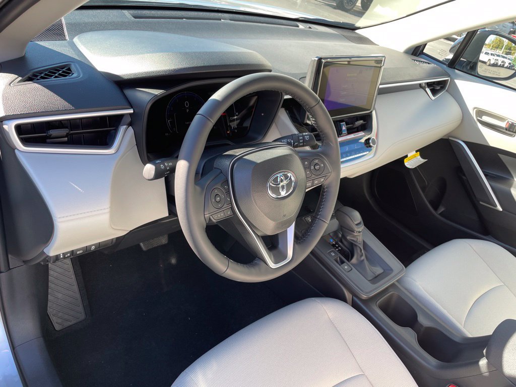 New 2026 Toyota Corolla Cross LE w/ Moonroof Package AWD/4WD image 9
