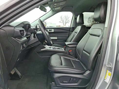 Certified 2024 Ford Explorer XLT w/ Equipment Group 202A image 14