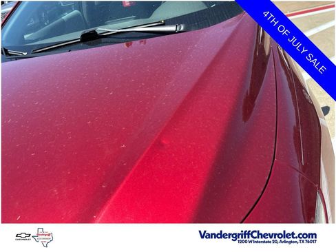 Used 2018 Chevrolet Malibu LT w/ Leather Package FWD image 2