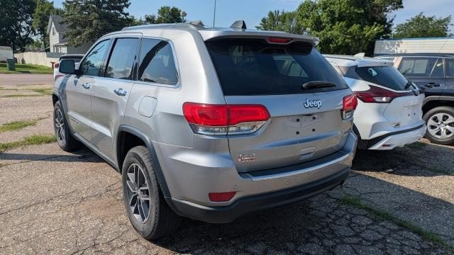 Used 2017 Jeep Grand Cherokee Limited AWD/4WD image 4
