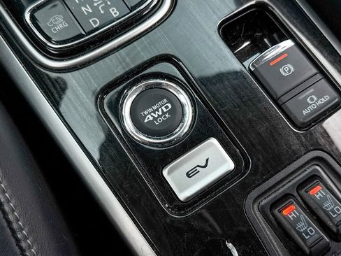 Used 2018 Mitsubishi Outlander SEL image 7