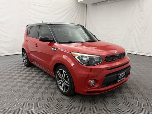 Used 2019 Kia Soul + image 4