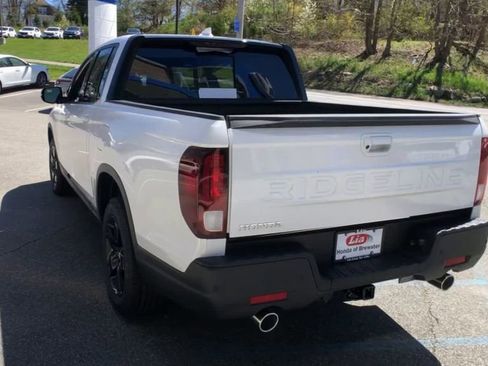 New 2026 Honda Ridgeline Black Edition image 8
