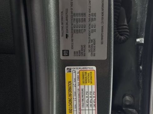 Used 2024 GMC Yukon XL Denali image 39