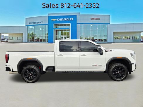 Used 2024 GMC Sierra 2500 AT4 w/ AT4 Premium Plus Package AWD/4WD image 8