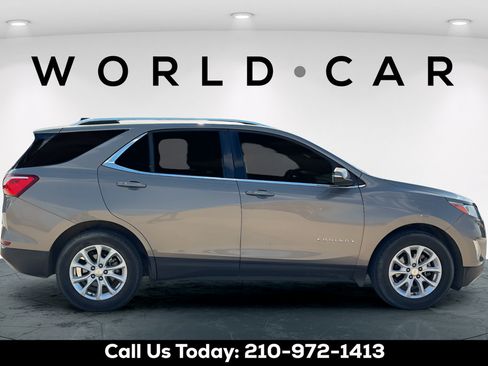 Used 2018 Chevrolet Equinox LT w/ Sun & Infotainment Package FWD image 16