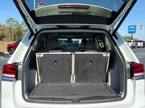 Used 2025 Volkswagen Atlas SE image 19