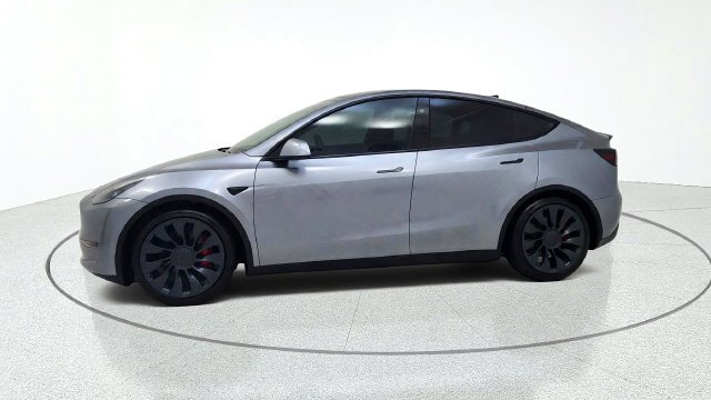 Used 2024 Tesla Model Y Performance AWD/4WD image 4