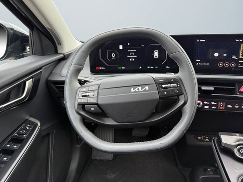 New 2025 Kia EV6 Light w/ Light LR Technology Package image 12
