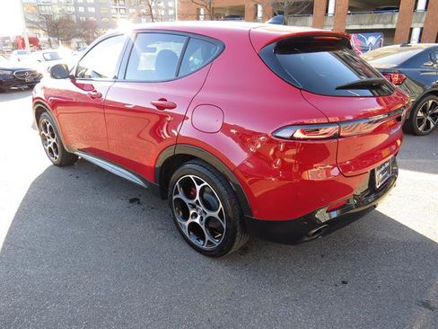 Used 2024 Alfa Romeo Tonale Veloce image 2