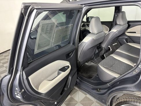 Used 2025 Subaru Forester AWD/4WD image 24