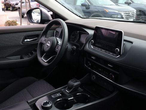 Used 2023 Nissan Rogue SV image 20