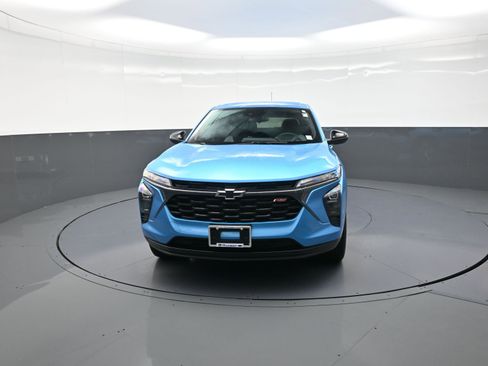 Used 2025 Chevrolet Trax RS image 8