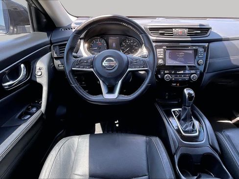 Used 2017 Nissan Rogue SL FWD image 6