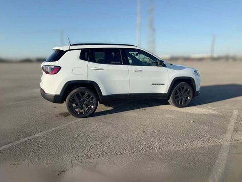 New 2026 Jeep Compass Latitude image 13