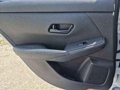 Used 2025 Nissan Sentra SV FWD image 26