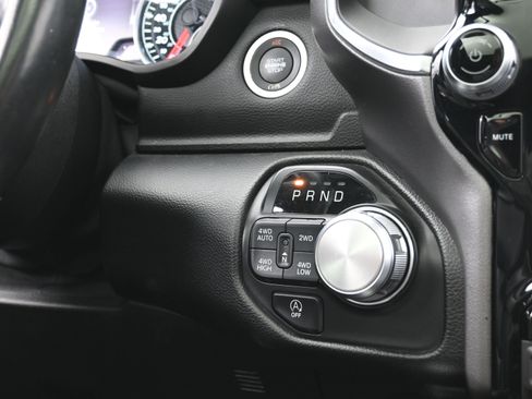 Used 2021 RAM 1500 Laramie image 36