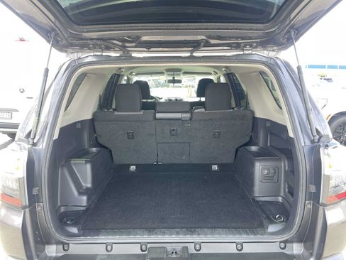 Used 2016 Toyota 4Runner SR5 RWD image 19