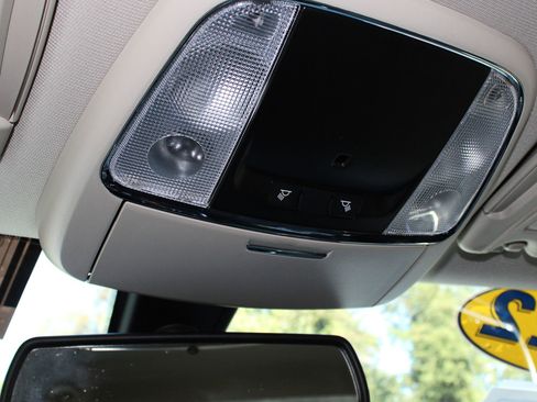 Used 2022 Chrysler 300 Touring w/ Sport Appearance Package image 29