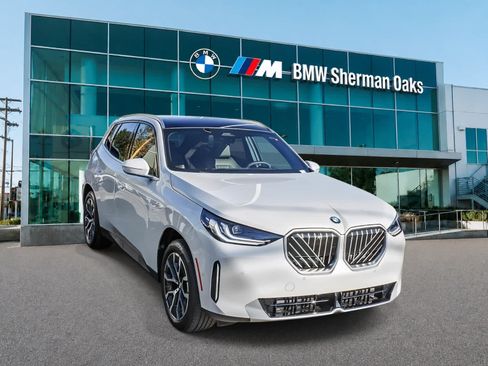 Used 2026 BMW X3 xDrive30i w/ Convenience Package AWD/4WD image 3