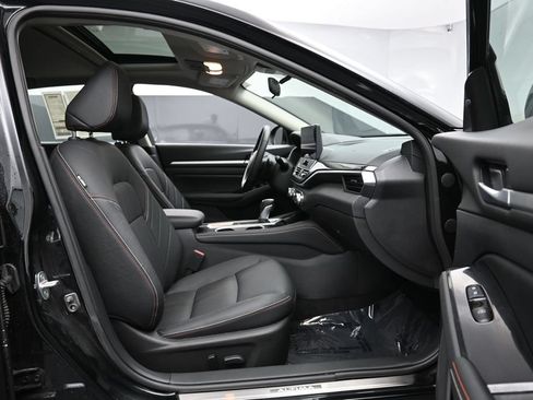 Used 2025 Nissan Altima 2.5 SR w/ SR Premium Package FWD image 28