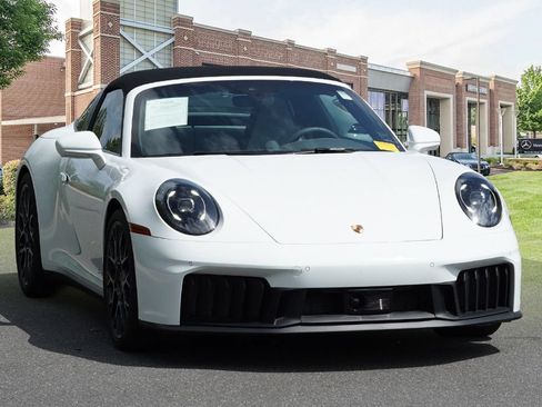 Used 2025 Porsche 911 Targa 4 GTS AWD/4WD image 3
