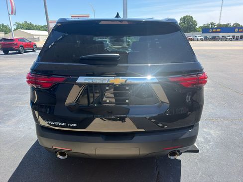 Used 2022 Chevrolet Traverse LS AWD/4WD image 5
