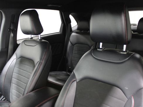 Used 2022 Ford Edge ST-Line image 5