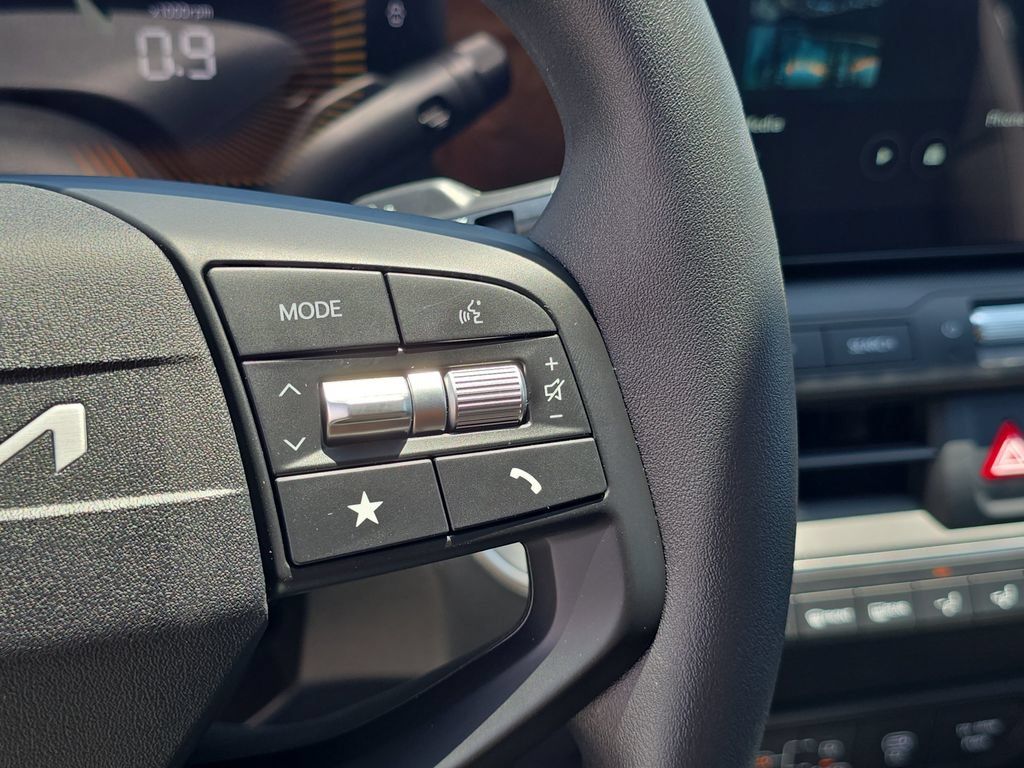 New 2026 Kia K4 FWD image 30