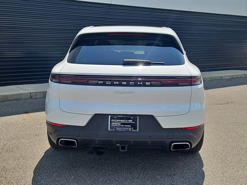 Certified 2024 Porsche Cayenne AWD/4WD image 9