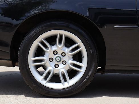 Used 2002 Jaguar XK8 Convertible image 41