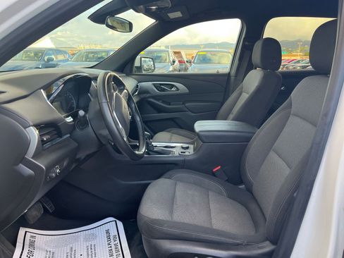 Used 2023 Chevrolet Traverse LT image 25